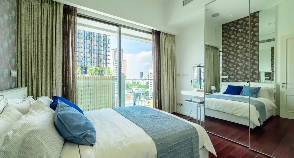 For rent 2 bedrooms condo in Watthana, Bangkok