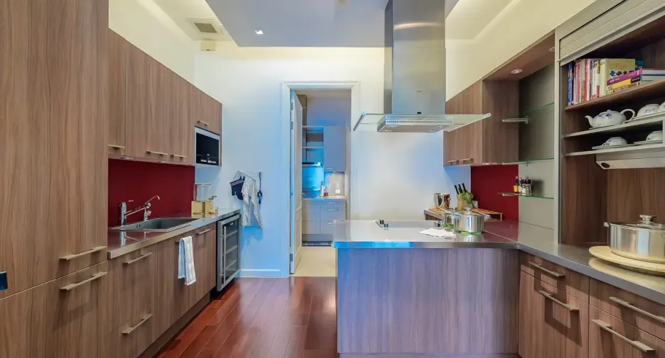 For rent 2 bedrooms condo in Watthana, Bangkok