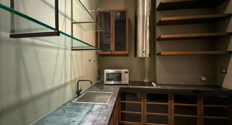 For rent 3 bedrooms condo in Khlong Toei, Bangkok