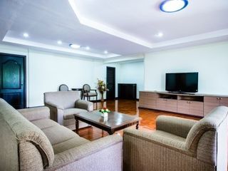 For rent 3 bedrooms condo in Watthana, Bangkok