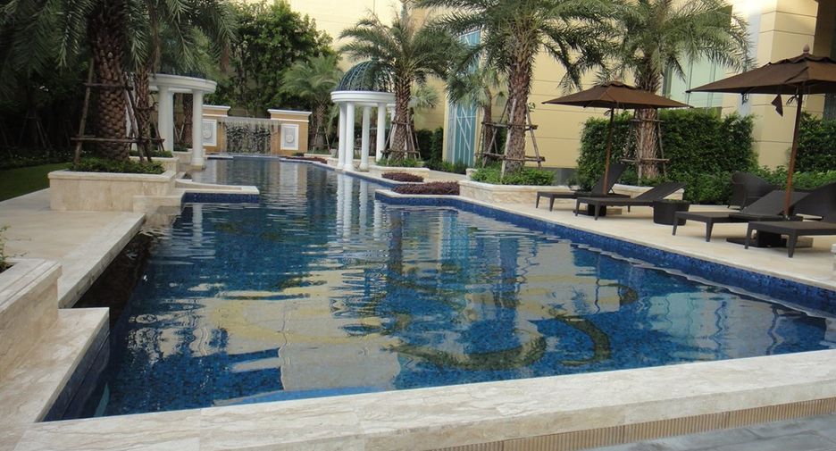 For rent 2 bedrooms condo in Watthana, Bangkok