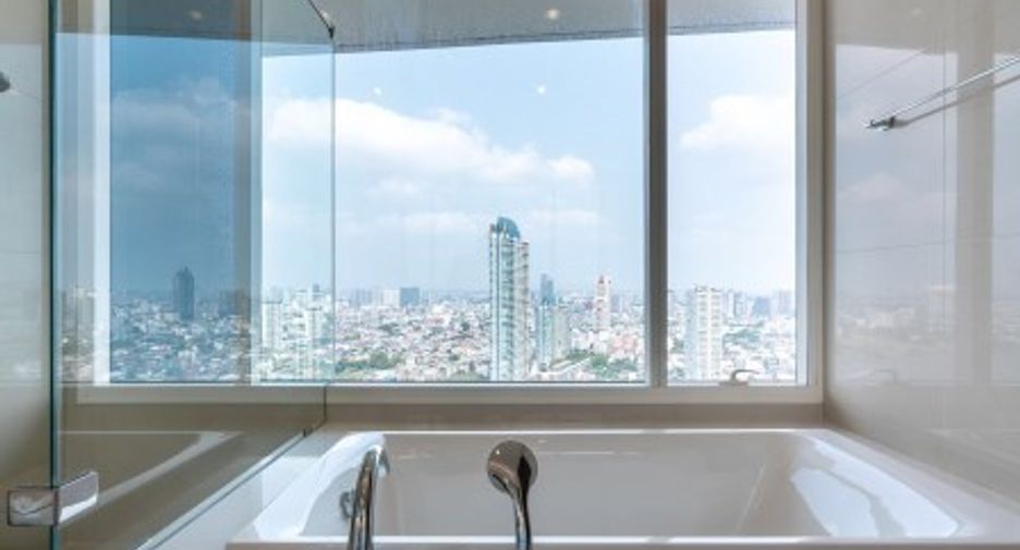 For sale 3 bedrooms condo in Bang Kho Laem, Bangkok
