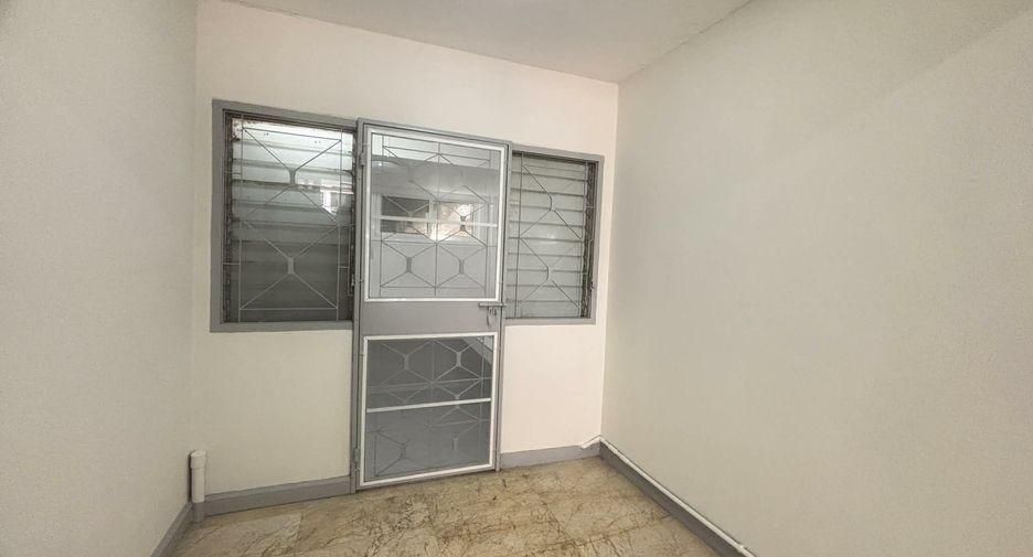 For sale 2 bedrooms townhouse in Bang Khen, Bangkok