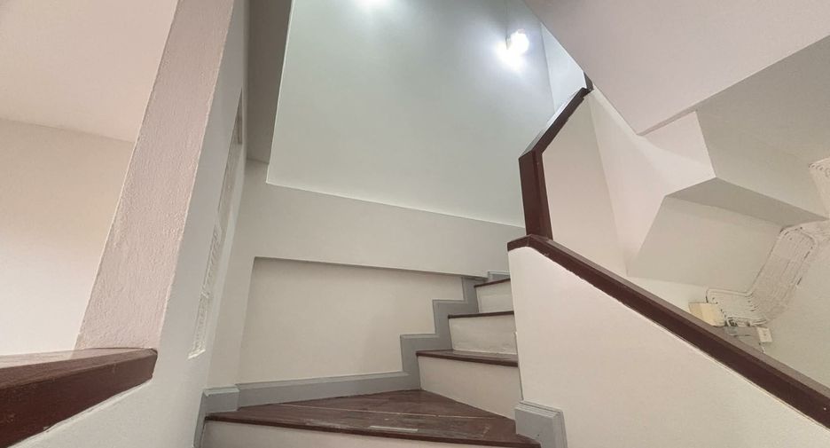 For sale 2 bedrooms townhouse in Bang Khen, Bangkok