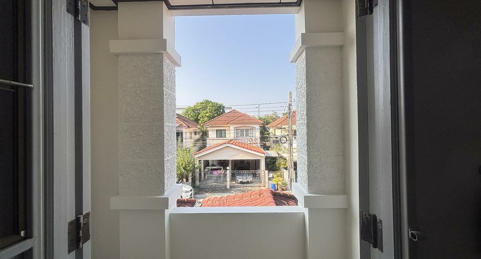 For sale 2 bedrooms townhouse in Bang Khen, Bangkok