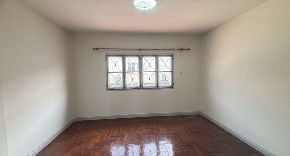 For sale 2 bedrooms townhouse in Bang Khen, Bangkok