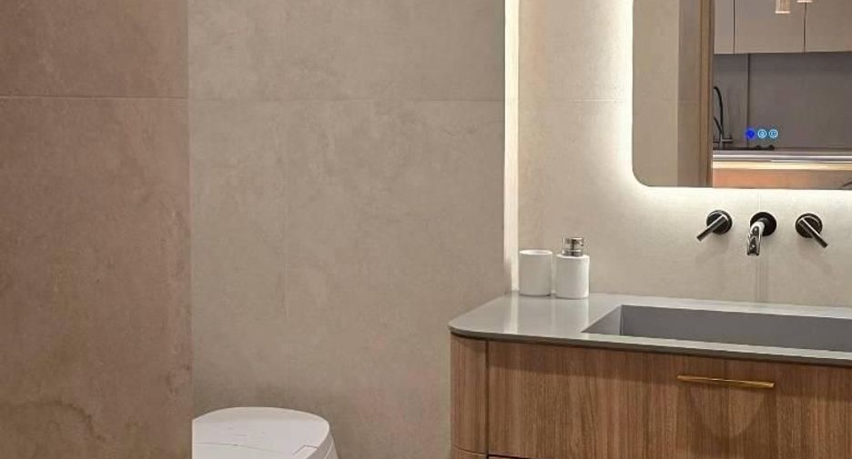 For sale 5 bedrooms villa in Thawi Watthana, Bangkok