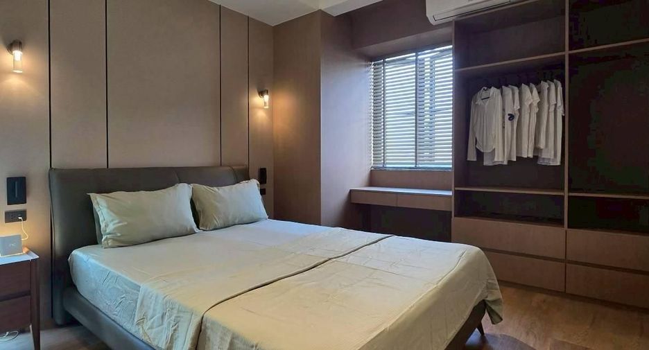 For sale 5 bedrooms villa in Thawi Watthana, Bangkok