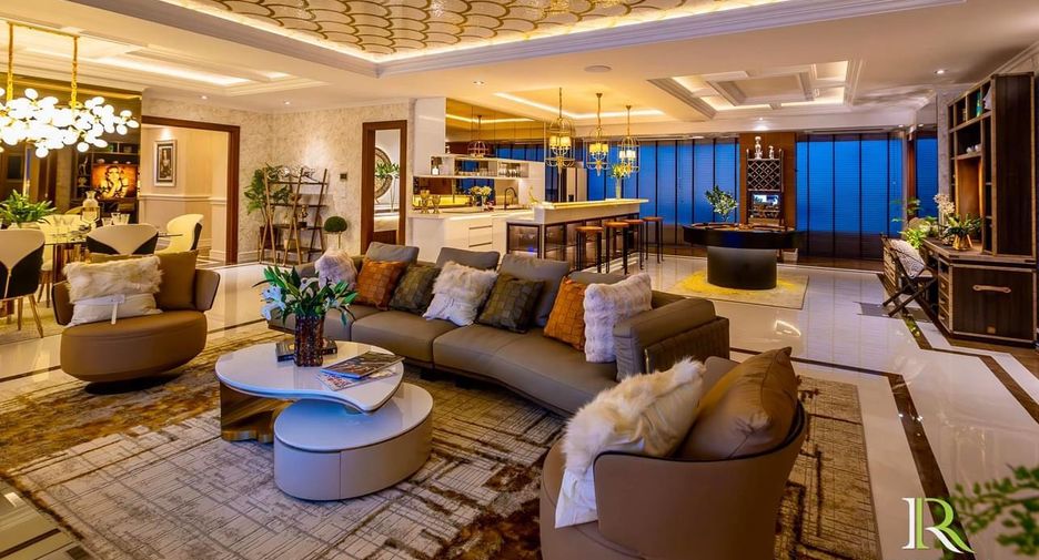 For sale 3 bedrooms condo in Bang Lamung, Chonburi