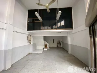 For rent 5 bedrooms retail Space in Samphanthawong, Bangkok