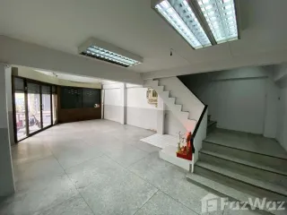 For rent 5 bedrooms retail Space in Samphanthawong, Bangkok