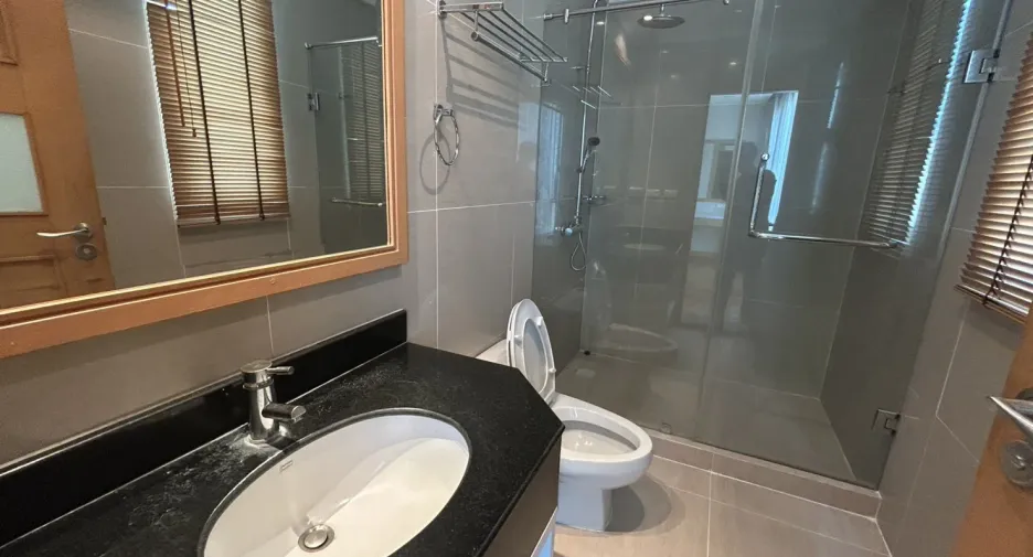 Apartamento en alquiler de 3 habitaciones en Watthana, Bangkok