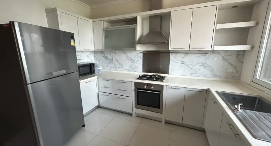 Apartamento en alquiler de 3 habitaciones en Watthana, Bangkok
