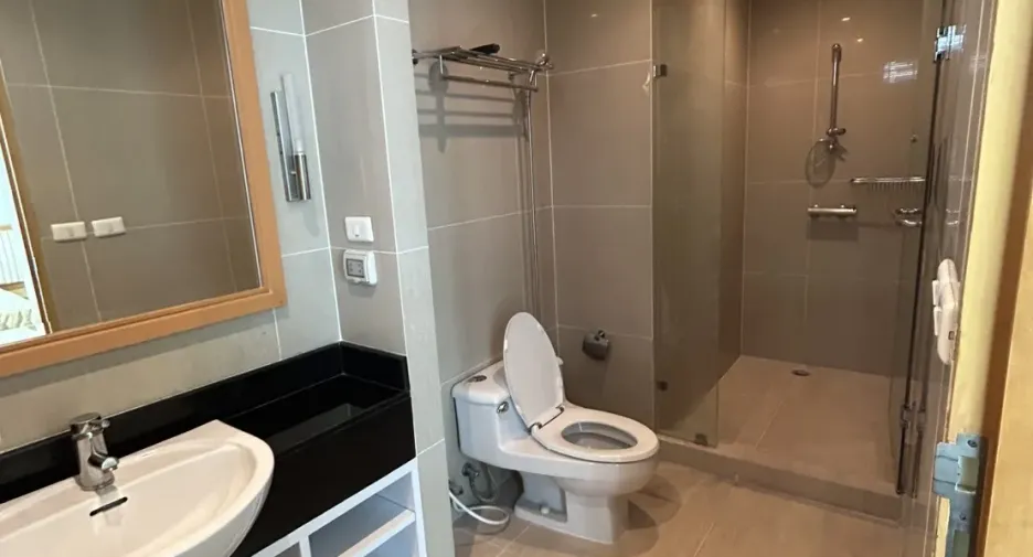 Apartamento en alquiler de 3 habitaciones en Watthana, Bangkok