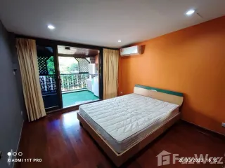 Reihenhaus zur Miete mit 3 Zimmer in Khlong Toei, Bangkok