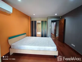 Reihenhaus zur Miete mit 3 Zimmer in Khlong Toei, Bangkok