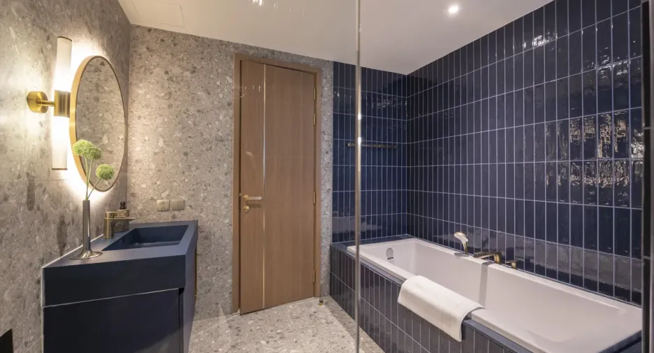 For rent 2 bedrooms condo in Khlong Toei, Bangkok