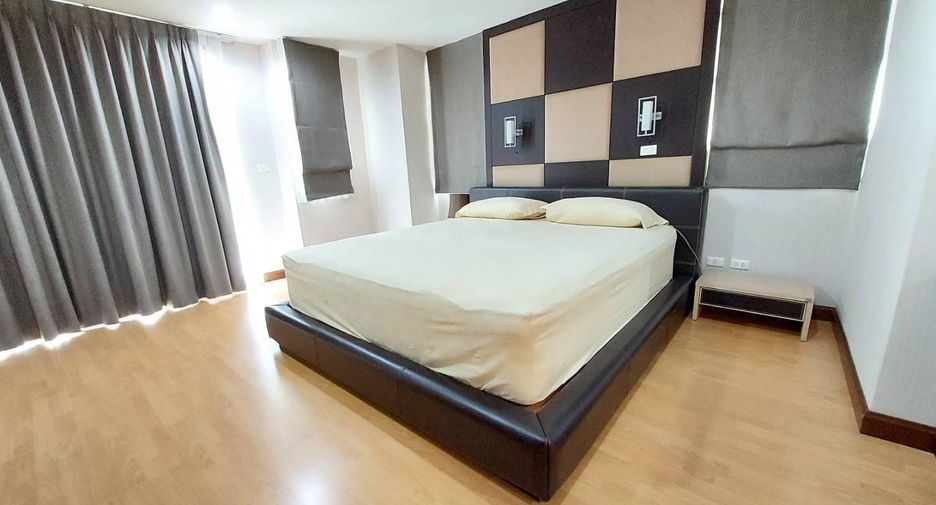 For sale 2 bedrooms condo in Khlong Toei, Bangkok