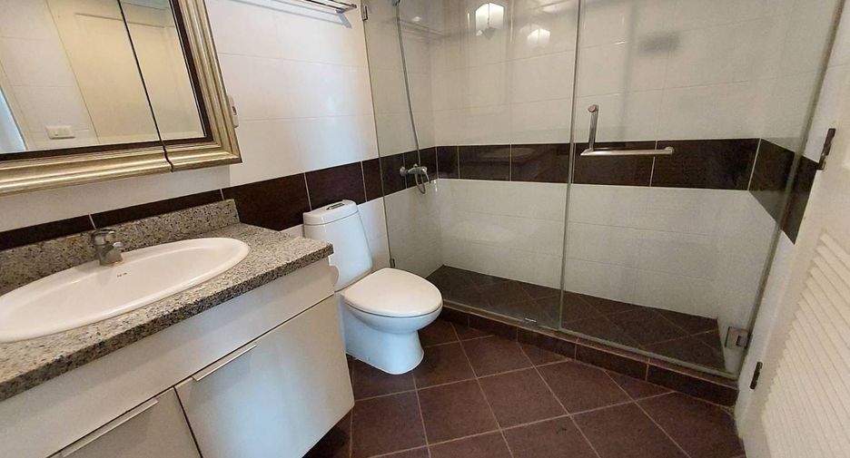 For sale 2 bedrooms condo in Khlong Toei, Bangkok