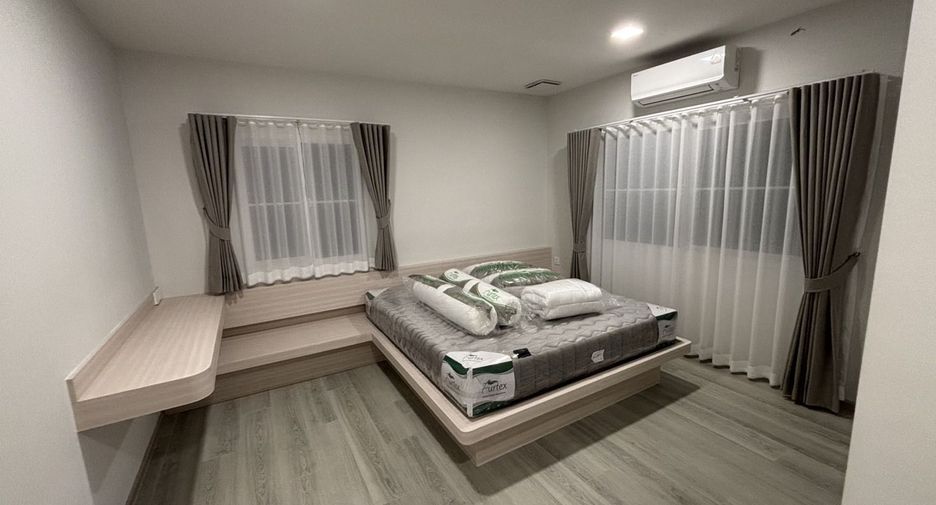 Casa en alquiler de 3 habitaciones en Bang Phli, Samut Prakan
