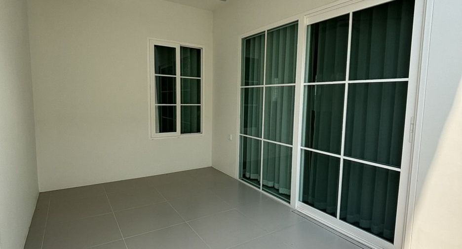 Casa en alquiler de 3 habitaciones en Bang Phli, Samut Prakan