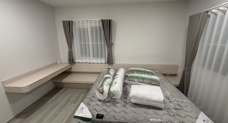Casa en alquiler de 3 habitaciones en Bang Phli, Samut Prakan