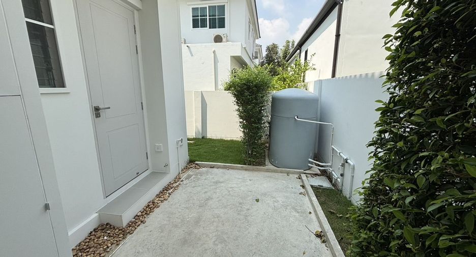 Casa en alquiler de 3 habitaciones en Bang Phli, Samut Prakan