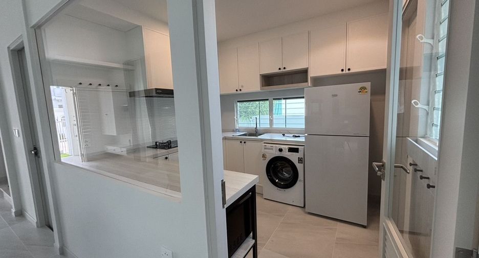 Casa en alquiler de 3 habitaciones en Bang Phli, Samut Prakan