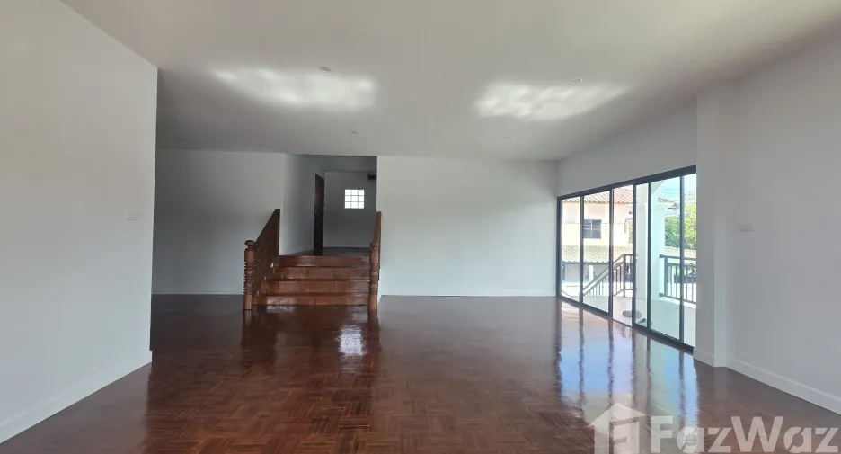 For sale 3 bedrooms house in Mueang Lamphun, Lamphun
