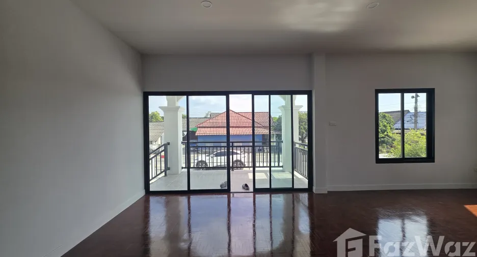 For sale 3 bedrooms house in Mueang Lamphun, Lamphun