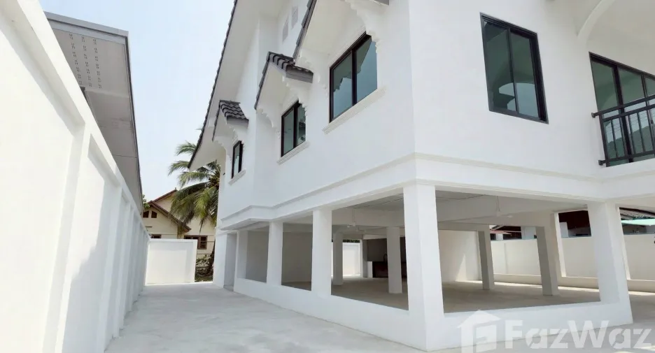 For sale 3 bedrooms house in Mueang Lamphun, Lamphun