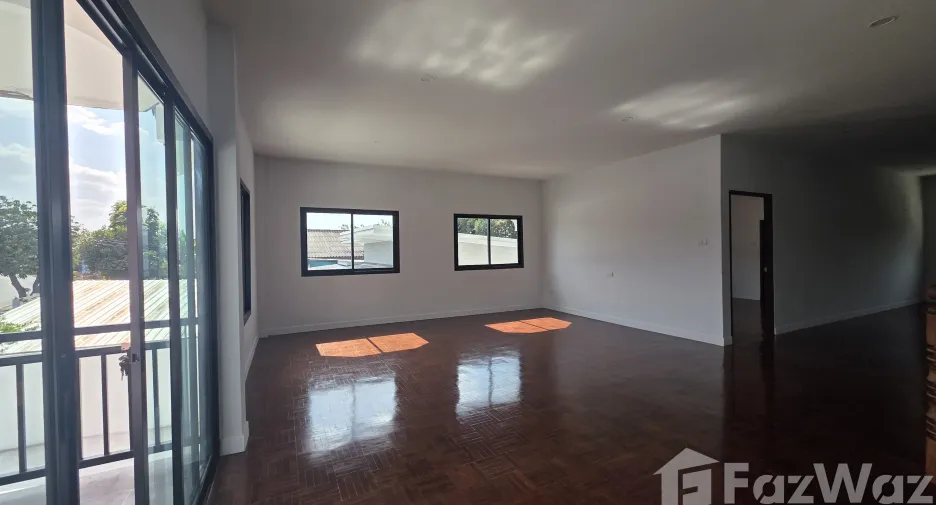 For sale 3 bedrooms house in Mueang Lamphun, Lamphun