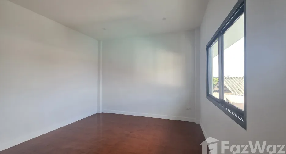 For sale 3 bedrooms house in Mueang Lamphun, Lamphun