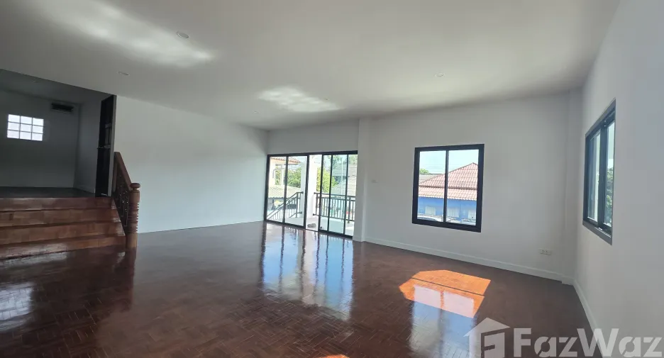 For sale 3 bedrooms house in Mueang Lamphun, Lamphun
