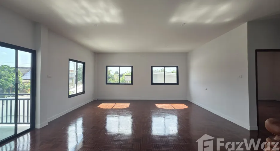 For sale 3 bedrooms house in Mueang Lamphun, Lamphun