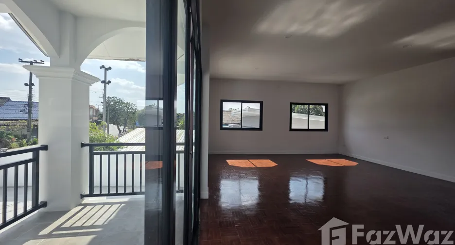 For sale 3 bedrooms house in Mueang Lamphun, Lamphun