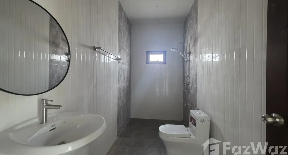 For sale 3 bedrooms house in Mueang Lamphun, Lamphun