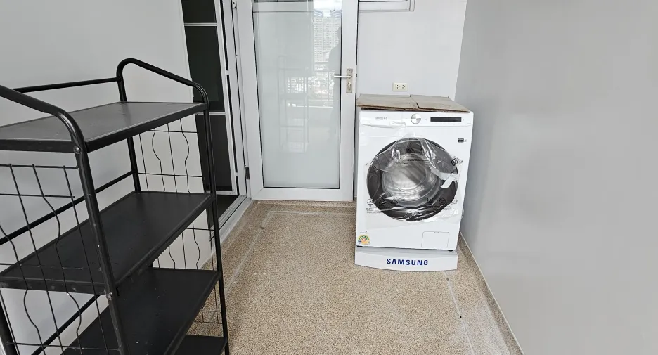 For rent 3 bedrooms condo in Bang Kho Laem, Bangkok