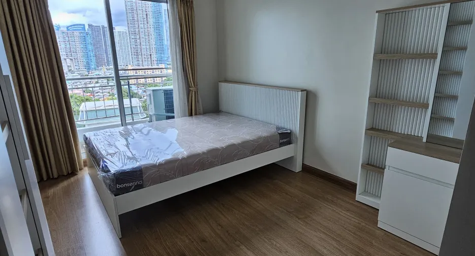 For rent 3 bedrooms condo in Bang Kho Laem, Bangkok