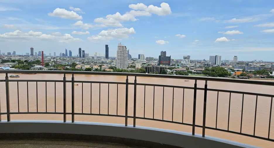 For rent 3 bedrooms condo in Bang Kho Laem, Bangkok