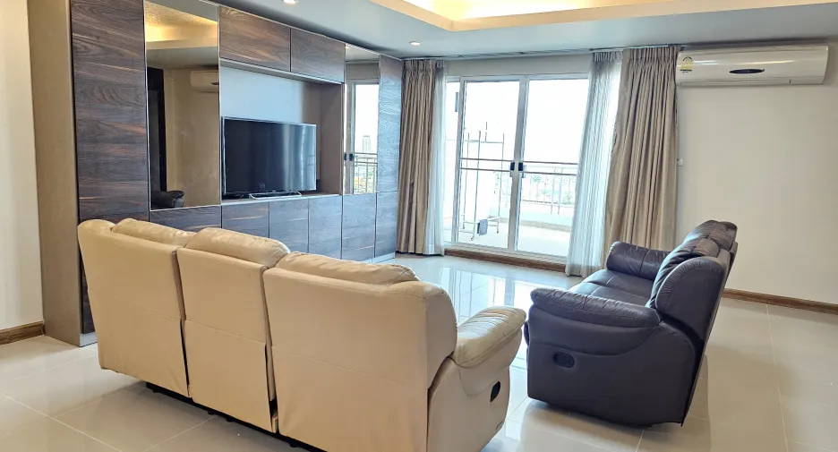 For rent 3 bedrooms condo in Bang Kho Laem, Bangkok