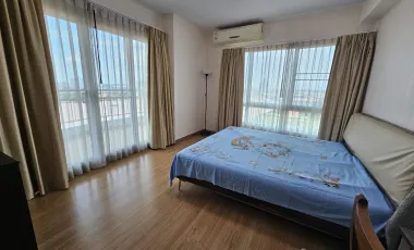 À louer 3 chambres condo à Bang Kho Laem, Bangkok