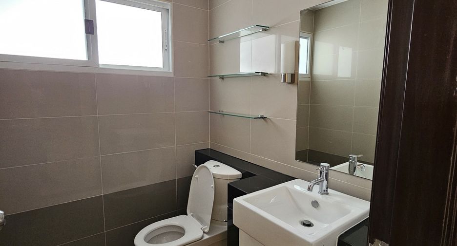 For rent 3 bedrooms condo in Bang Kho Laem, Bangkok