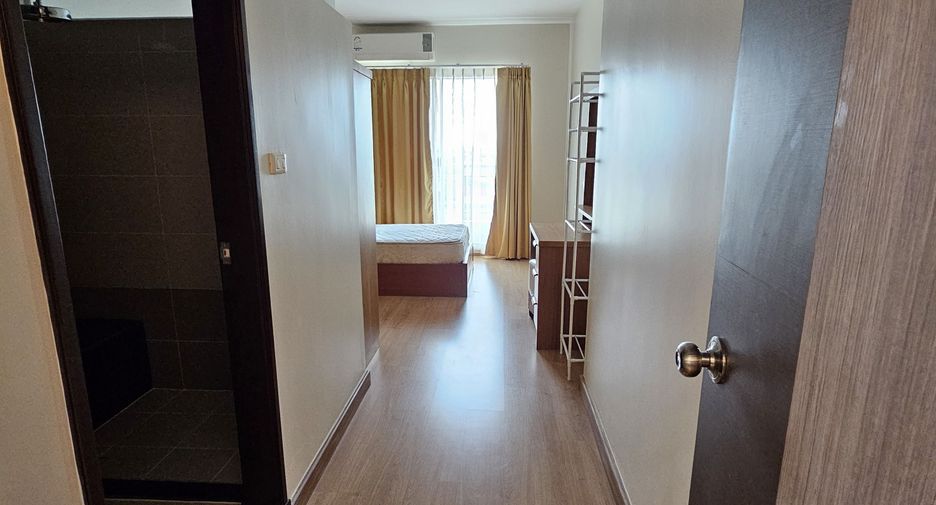 For rent 3 bedrooms condo in Bang Kho Laem, Bangkok