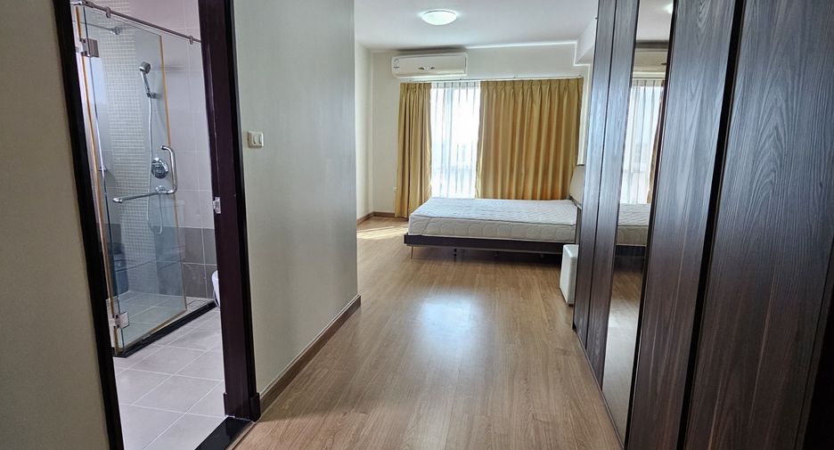 For rent 3 bedrooms condo in Bang Kho Laem, Bangkok