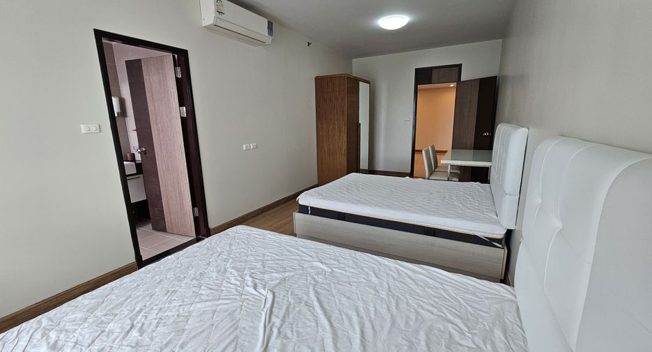 For rent 3 bedrooms condo in Bang Kho Laem, Bangkok