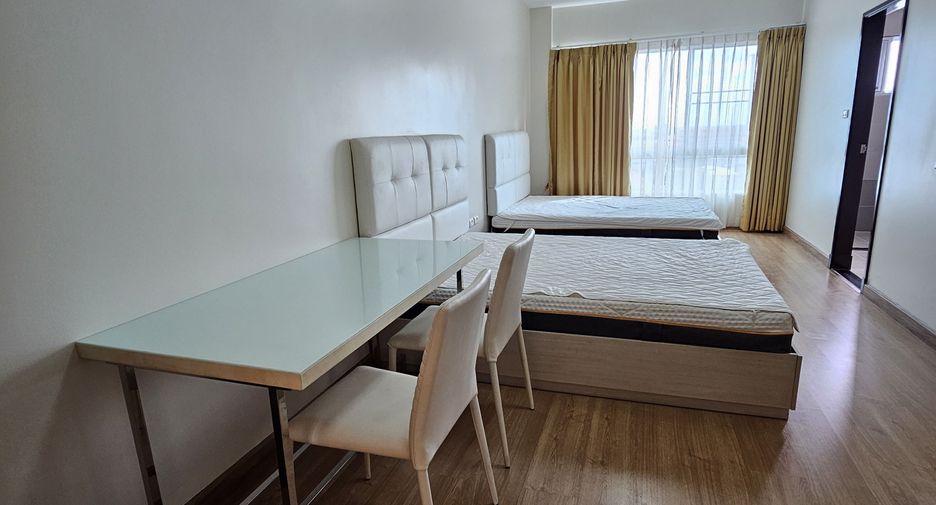 For rent 3 bedrooms condo in Bang Kho Laem, Bangkok