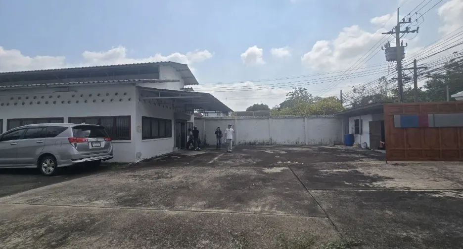 For rent studio house in Bang Na, Bangkok