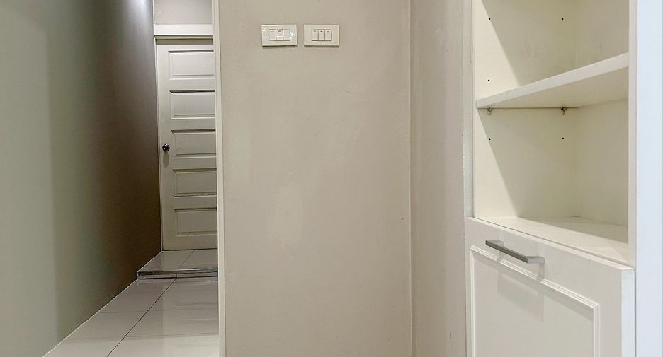 For rent 1 bed apartment in Watthana, Bangkok