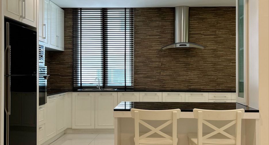 For rent 1 bed apartment in Watthana, Bangkok